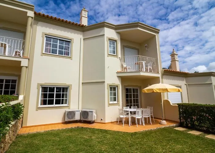 Do Castelo Apartment *